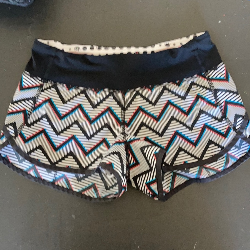 Lululemon Speed Up Shorts 2.5 inseam